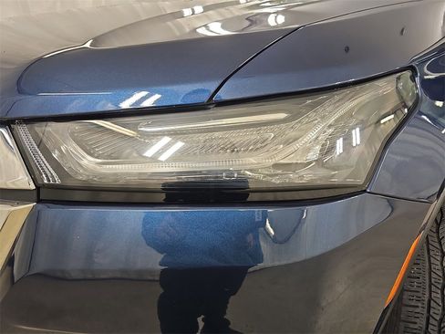 Certified 2023 Chevrolet Traverse LT w/ LT Premium Package image 39