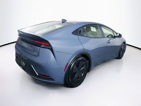 Used 2024 Toyota Prius LE image 9