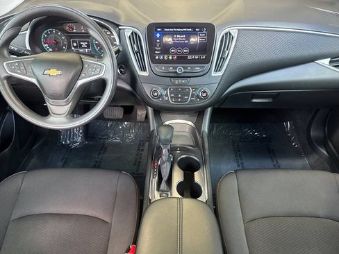 Used 2022 Chevrolet Malibu LT FWD image 12