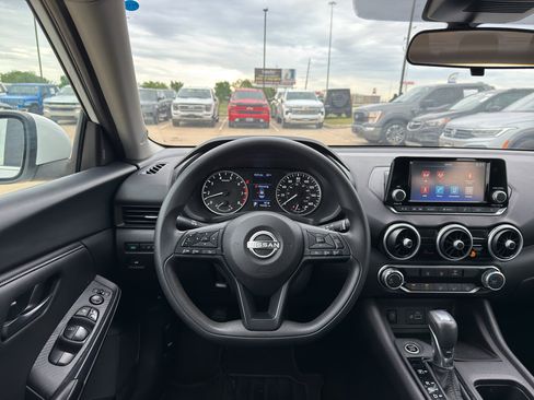 Used 2024 Nissan Sentra S FWD image 14