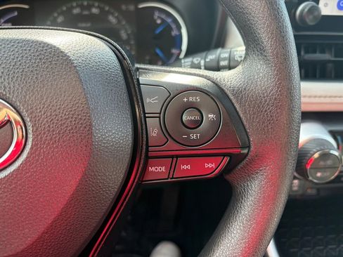 Certified 2025 Toyota RAV4 XLE AWD/4WD image 19