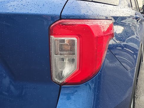 Used 2021 Ford Explorer XLT RWD image 8