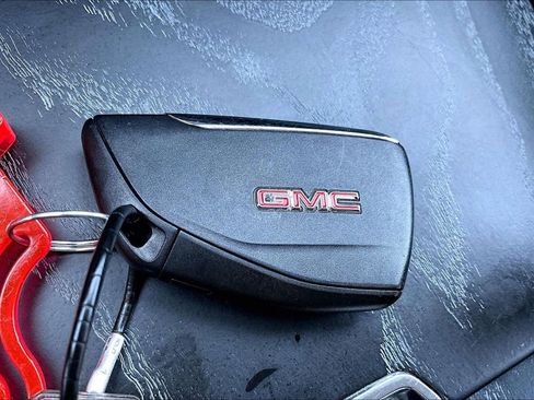 Used 2024 GMC Yukon Denali AWD/4WD image 13