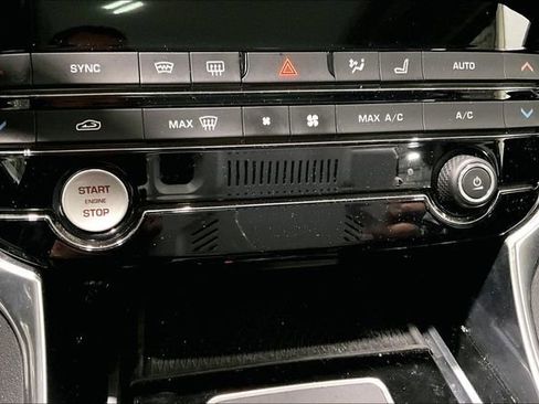 Used 2016 Jaguar XF Prestige image 19