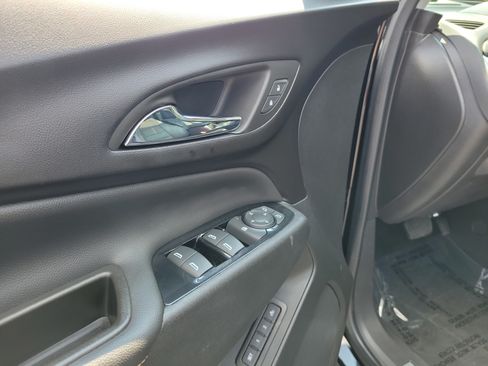 Used 2023 Chevrolet Equinox Premier AWD/4WD image 18