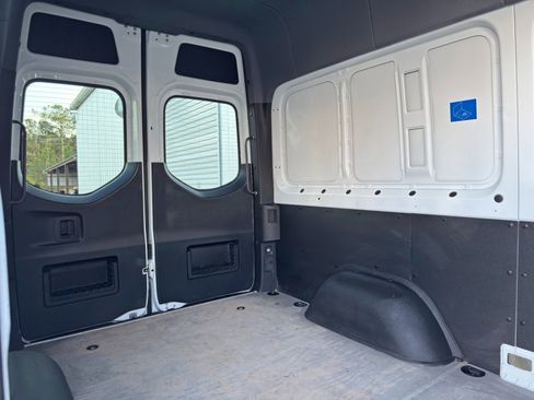 Used 2023 Mercedes-Benz Sprinter 2500 image 41