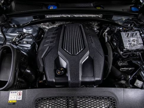 Used 2024 Porsche Macan AWD/4WD image 47