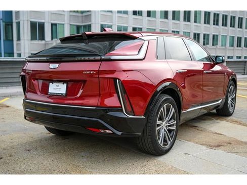 New 2026 Cadillac Lyriq Luxury image 7