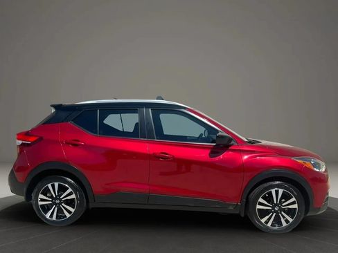 Used 2018 Nissan Kicks SV w/ Exterior Package FWD image 8