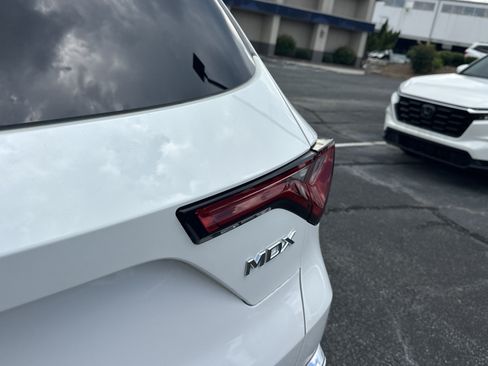 Certified 2024 Acura MDX w/ Technology Package FWD image 21