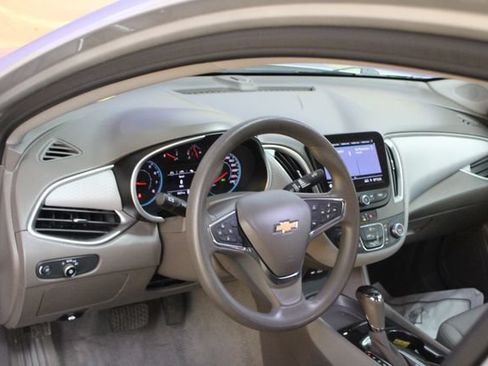 Used 2020 Chevrolet Malibu LS FWD image 14