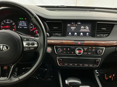 Used 2018 Kia Cadenza Premium FWD image 32