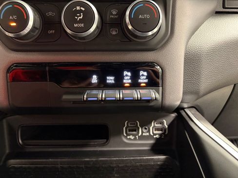 Used 2020 RAM 1500 Big Horn RWD image 20