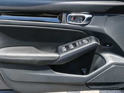 Used 2022 Honda Civic Touring image 21