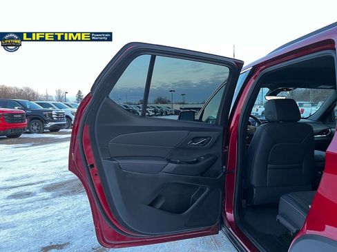 Used 2023 Chevrolet Traverse LT w/ LT Premium Package image 30
