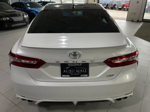 Used 2020 Toyota Camry XSE image 6
