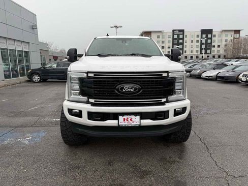Used 2019 Ford F250 Platinum w/ Platinum Ultimate Package image 3