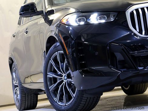 New 2026 BMW X5 xDrive50e w/ M Sport Package image 4