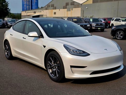 Used 2022 Tesla Model 3 Long Range AWD/4WD image 1