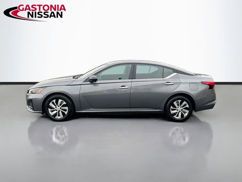 Used 2024 Nissan Altima 2.5 S image 5