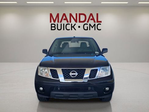 Used 2017 Nissan Frontier SV image 3