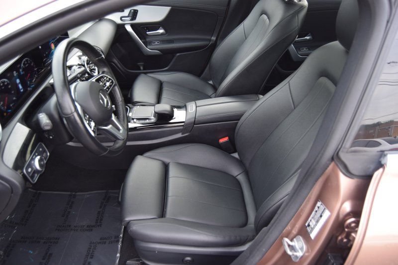 Used 2023 Mercedes-Benz CLA 250 4MATIC w/ Premium Package image 21