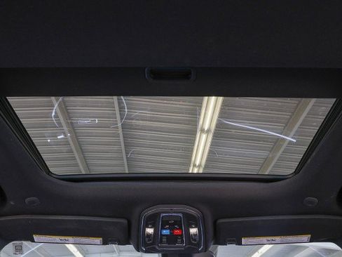 Used 2023 Jeep Grand Cherokee Altitude RWD image 38