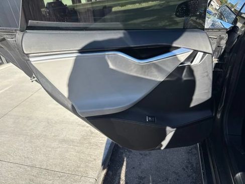 Used 2016 Tesla Model S AWD image 18