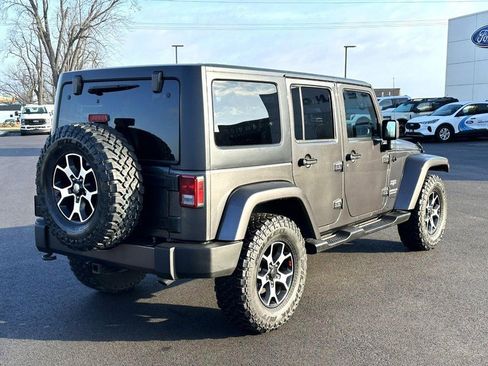 Used 2017 Jeep Wrangler Unlimited Sahara w/ Connectivity Group image 3