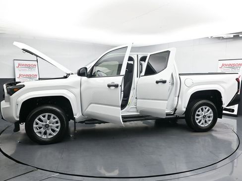 Used 2024 Toyota Tacoma SR image 42