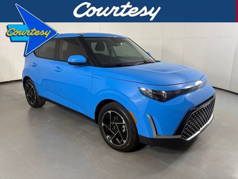 Used 2023 Kia Soul EX FWD image 1