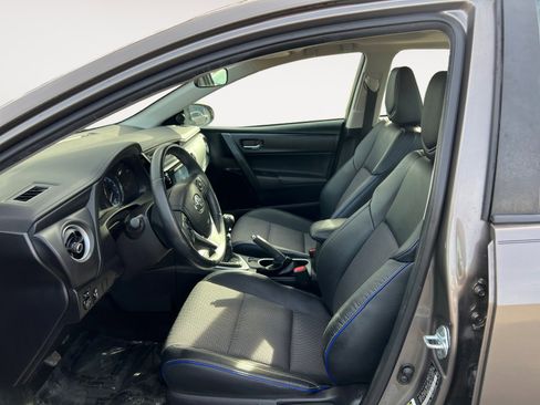 Used 2017 Toyota Corolla SE image 9