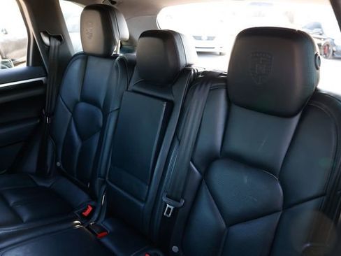 Used 2018 Porsche Cayenne Platinum Edition image 11