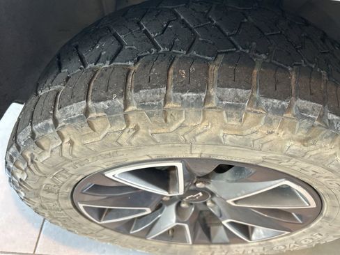 Used 2021 Chevrolet Tahoe Z71 w/ Z71 Signature Package image 10