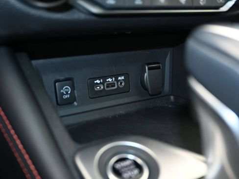 Used 2025 Nissan Sentra SR w/ SR Premium Package FWD image 27