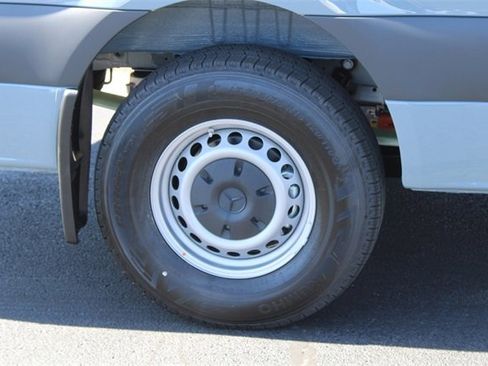 New 2024 Mercedes-Benz eSprinter 170 Cargo image 7