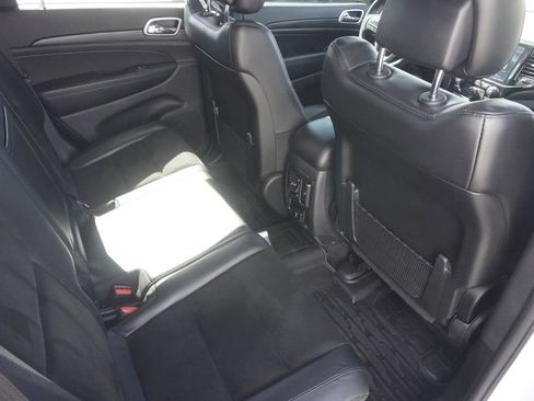 Used 2019 Jeep Grand Cherokee Altitude image 26