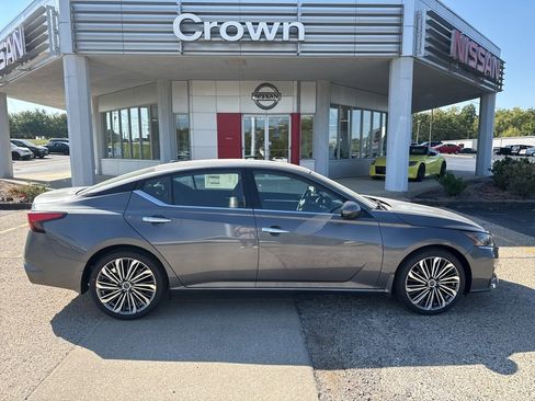 New 2025 Nissan Altima 2.5 SL image 3