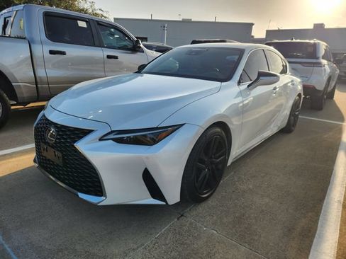 Used 2023 Lexus IS 300 w/ Comfort Package RWD image 3
