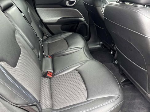 Used 2024 Jeep Compass Latitude w/ Altitude Special Edition image 19