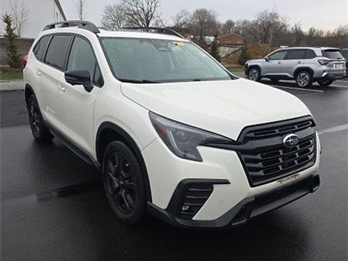 Used 2023 Subaru Ascent Onyx Edition Limited image 3