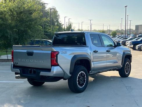 Used 2024 Toyota Tacoma TRD Off-Road AWD/4WD image 13