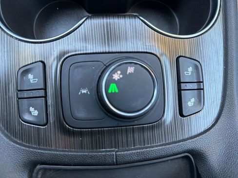 Used 2023 GMC Acadia SLT FWD image 24