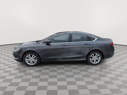Used 2015 Chrysler 200 Limited w/ Convenience Group image 4