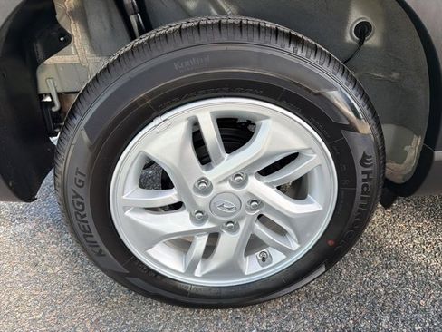 Certified 2025 Hyundai Venue SE image 37