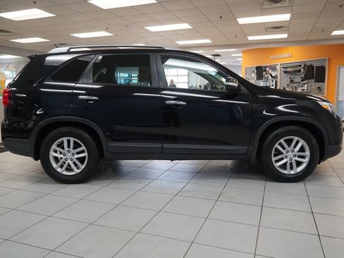 Used 2014 Kia Sorento LX w/ Touring Package (LX) image 16