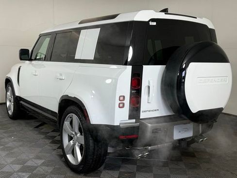 New 2025 Land Rover Defender 110 X-Dynamic SE image 4