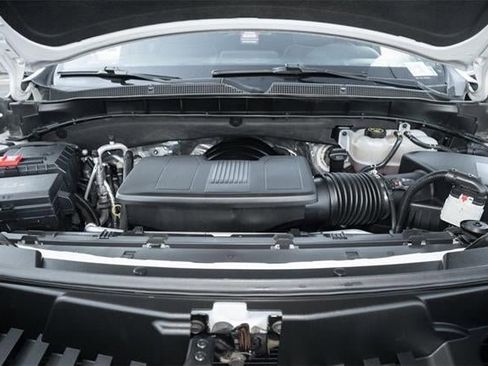 Used 2024 Chevrolet Suburban Premier image 15