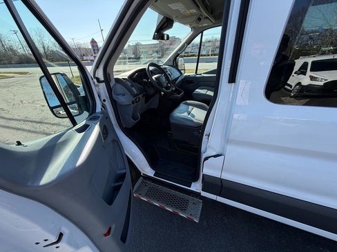 Used 2018 Ford Transit 150 XL image 26