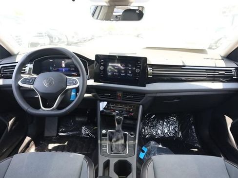 New 2026 Volkswagen Jetta SE FWD image 20